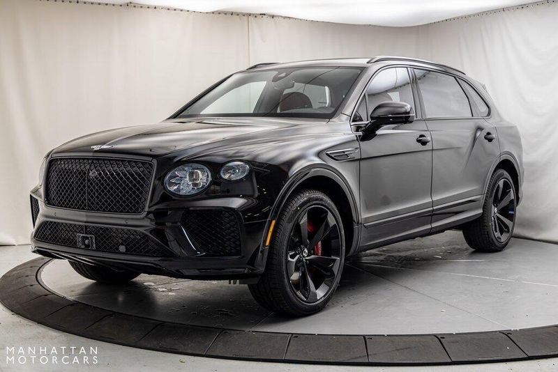 2024 Bentley Bentayga EWB V8Image 1