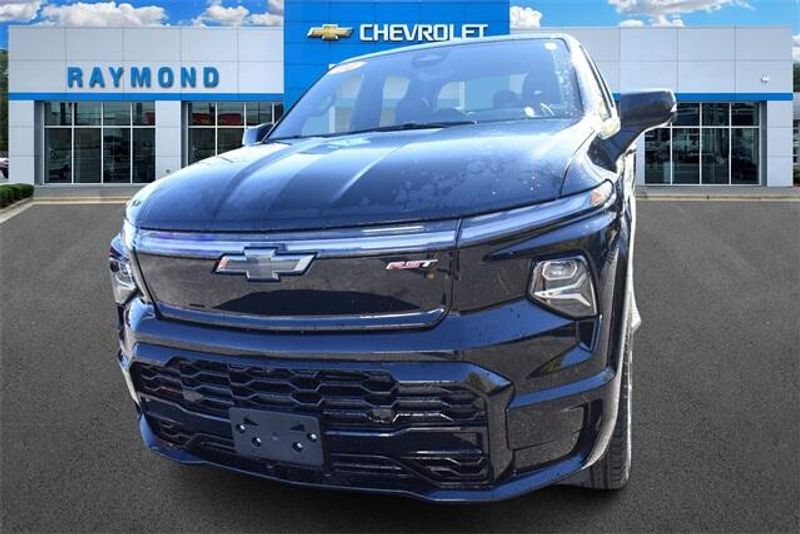 2024 Chevrolet Silverado EV RSTImage 7