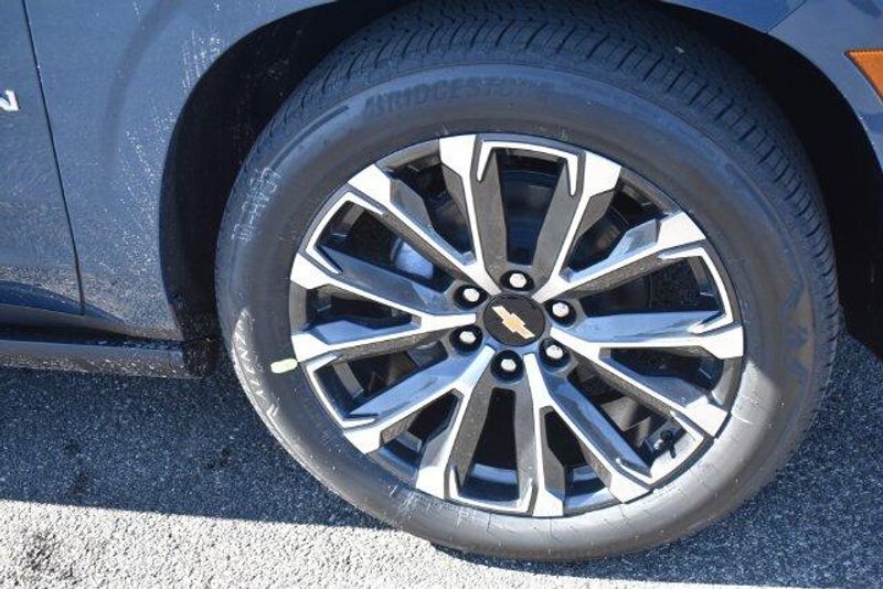 New 2026 Chevrolet Suburban High CountryImage 12