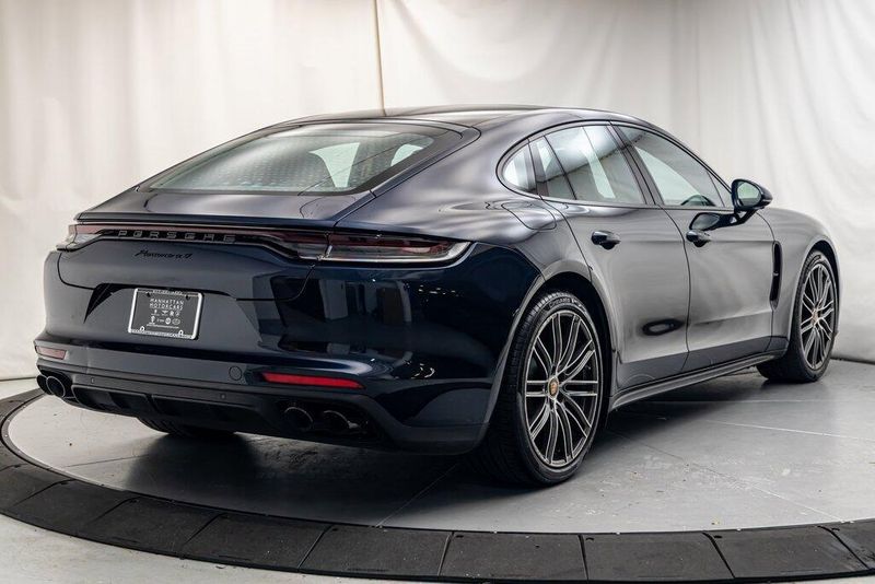 2021 Porsche Panamera 4Image 5