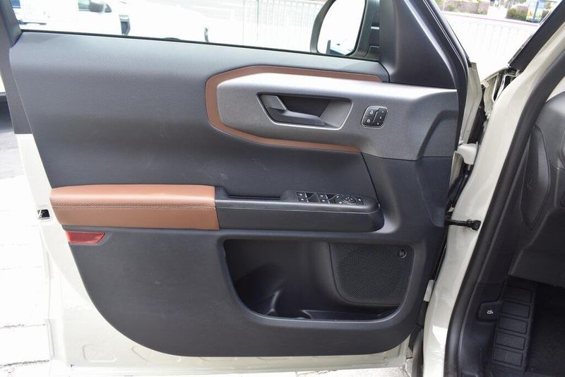 2025 Ford Bronco Sport Outer BanksImage 11