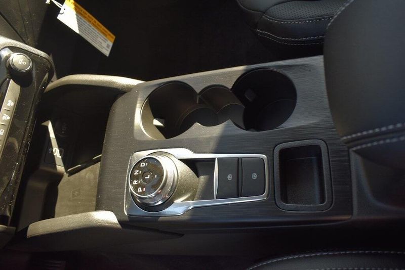 2025 Ford Escape Plug-In Hybrid BaseImage 18