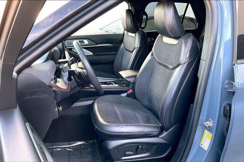 Used 2025 Ford Explorer STImage 24