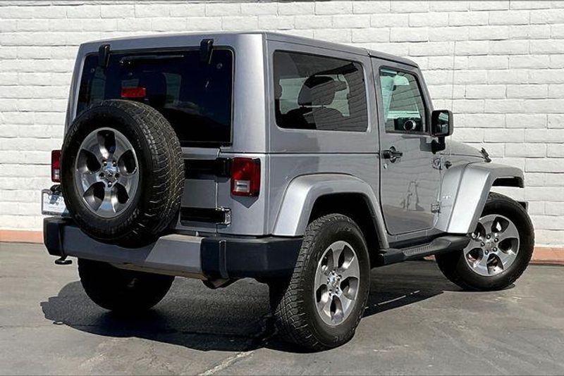 Used 2018 Jeep Wrangler JK SaharaImage 12