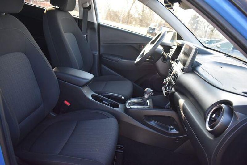 Used 2022 Hyundai Kona SELImage 12