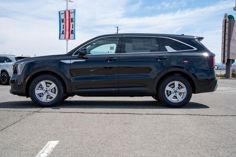 New 2026 Kia Sorento LXImage 4
