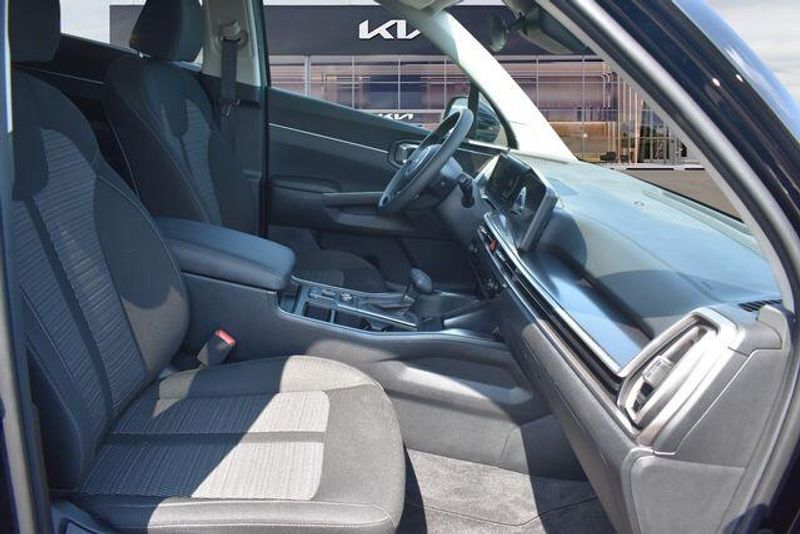 New 2025 Kia Sorento LXImage 13
