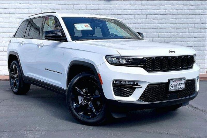 Used 2024 Jeep Grand Cherokee LimitedImage 12