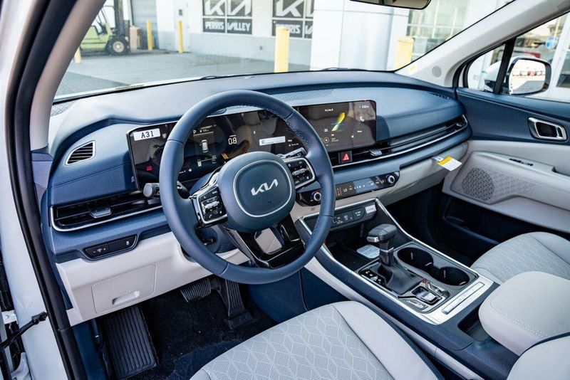 New 2026 Kia Carnival EXImage 10