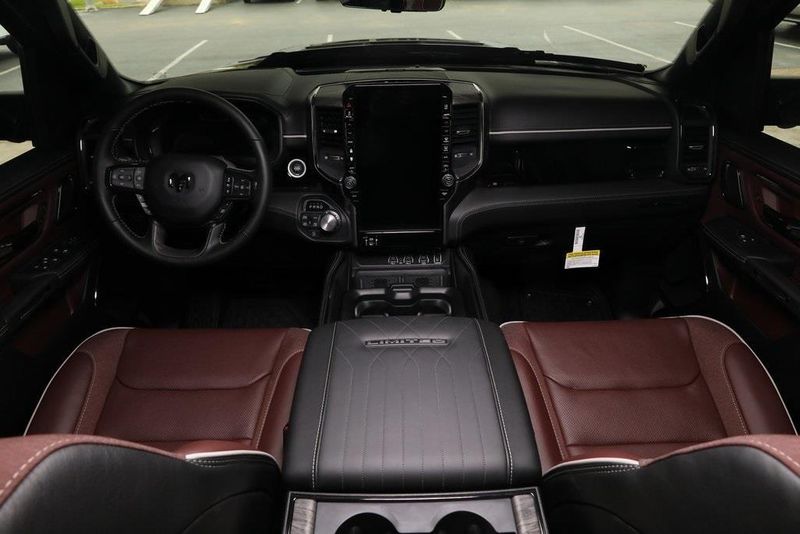 2025 RAM 1500 Limited Crew Cab 4x4 5