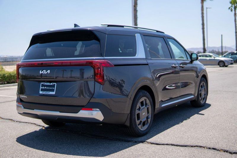 New 2026 Kia Carnival Hybrid SXImage 7
