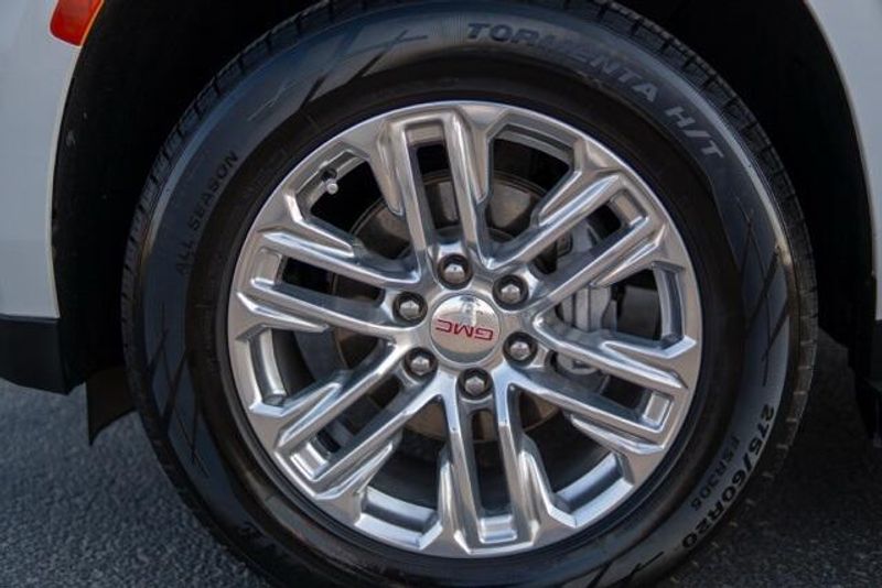 2021 GMC Yukon SLTImage 9