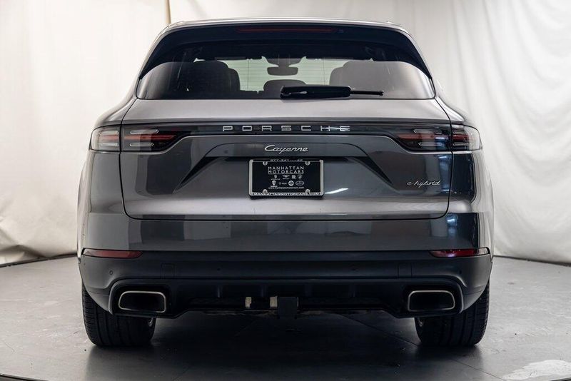 2019 Porsche Cayenne E-HybridImage 4