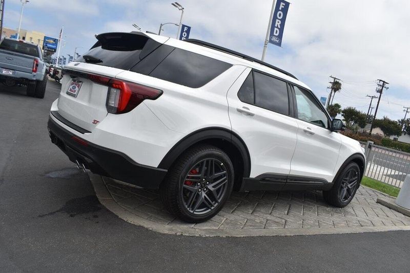New 2025 Ford Explorer STImage 2