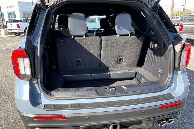 Used 2025 Ford Explorer STImage 33