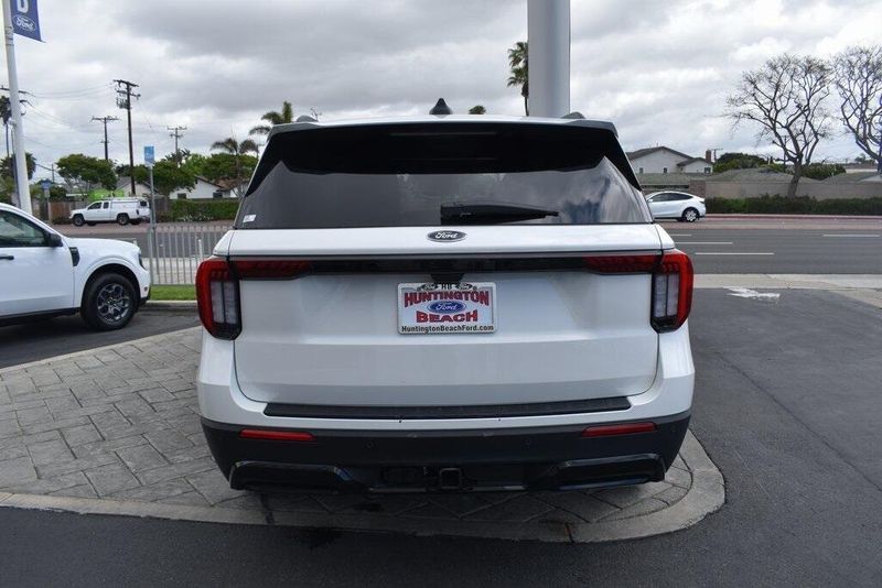 2025 Ford Explorer ST-LineImage 6