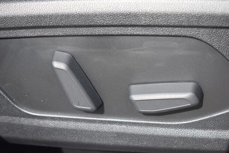 New 2026 Kia Sorento SXImage 13