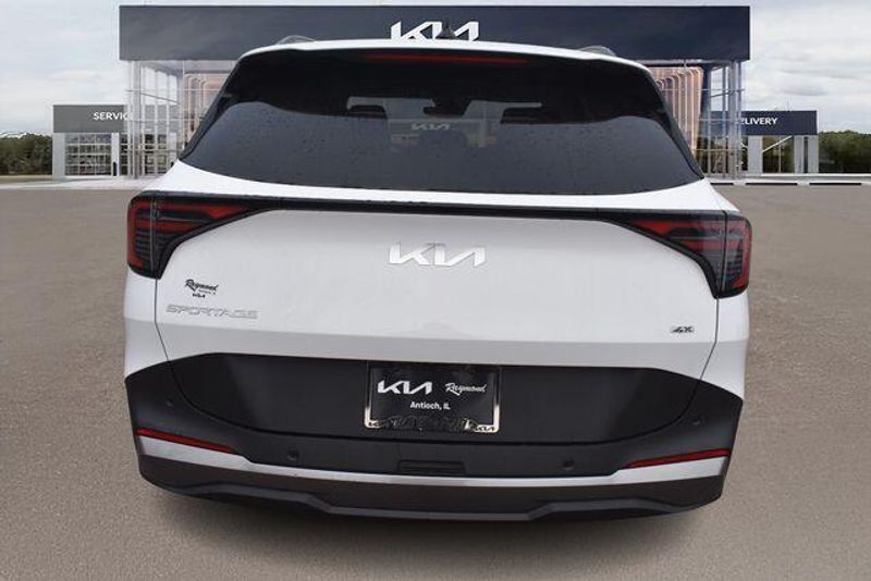 New 2026 Kia Sportage EXImage 5