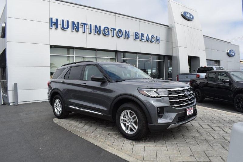 New 2025 Ford Explorer ActiveImage 1