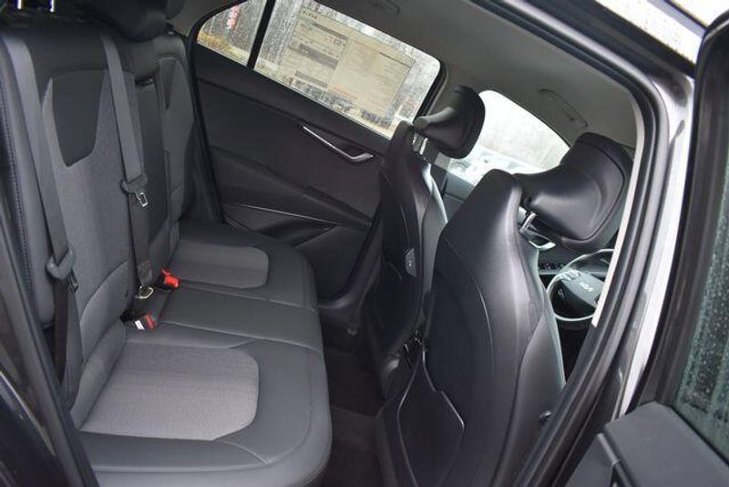 New 2025 Kia Niro EXImage 14