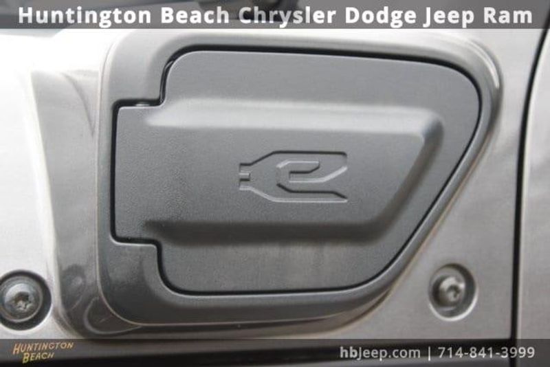 2022 Jeep Wrangler Unlimited Sahara 4xeImage 10