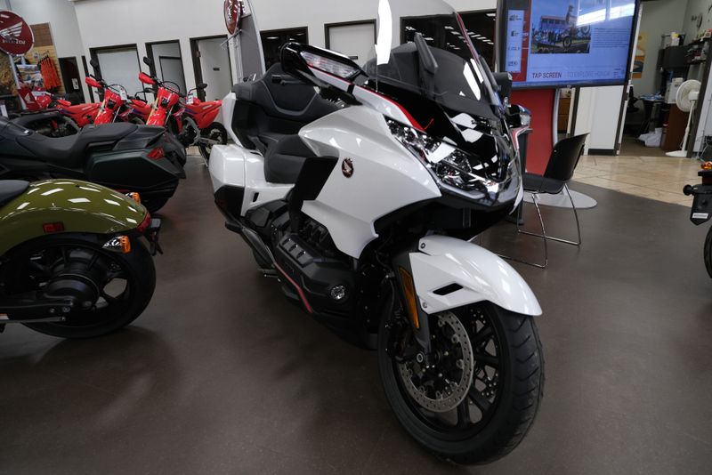 2024 HONDA GOLDWING TOUR PEARL WHITE 