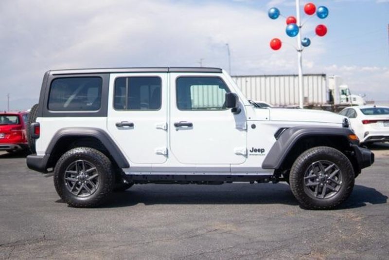 Used 2025 Jeep Wrangler Sport SImage 8