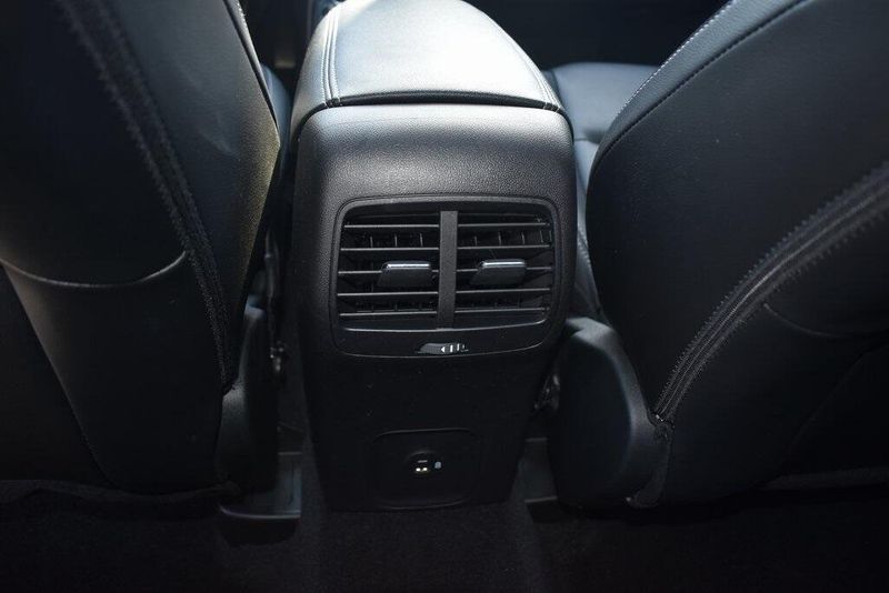 Used 2022 Ford Escape TitaniumImage 12