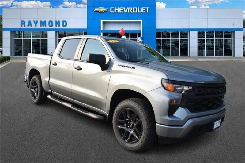 New 2025 Chevrolet Silverado 1500 CustomImage 1
