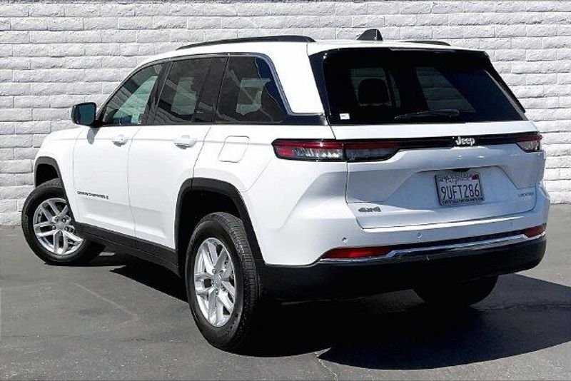 Used 2025 Jeep Grand Cherokee Laredo XImage 10