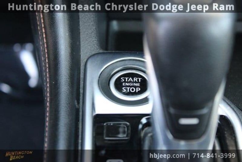 2020 Nissan Sentra SRImage 23