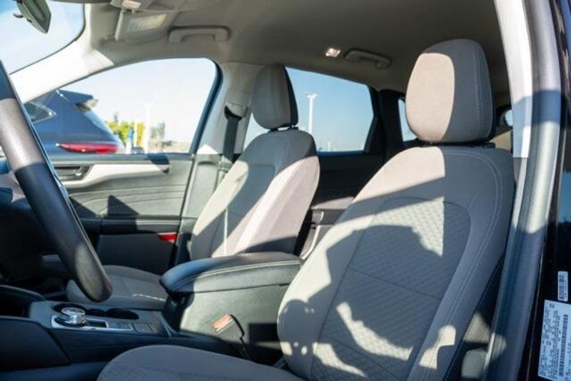 Used 2022 Ford Escape SEImage 13