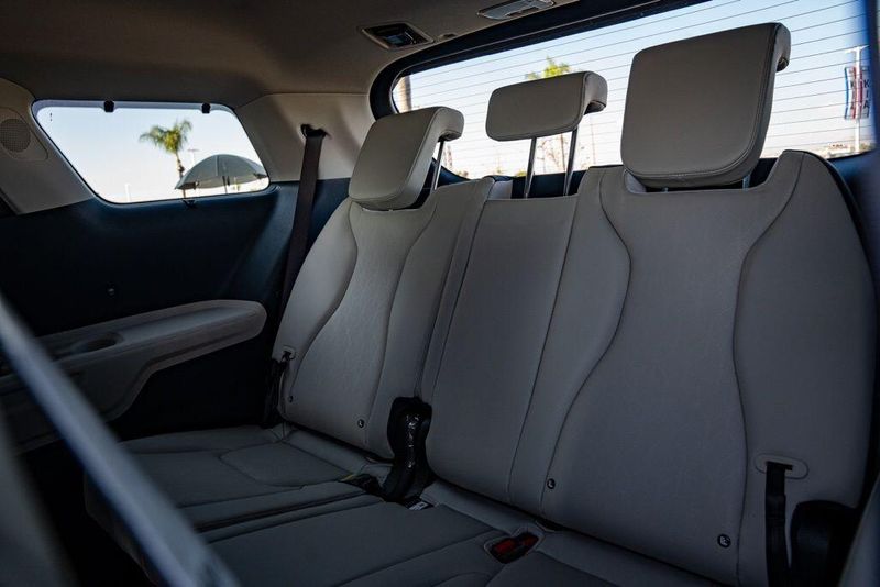 New 2026 Kia Carnival EXImage 16