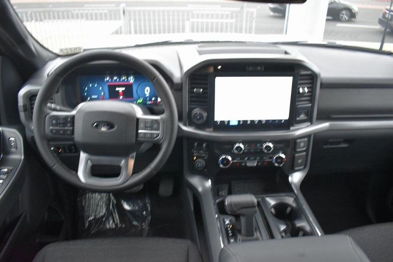 2025 Ford F-150 XLTImage 13