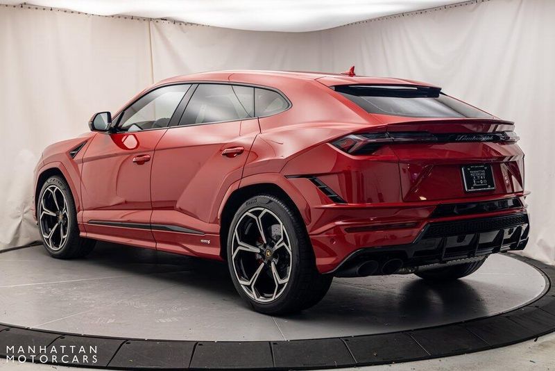 2023 Lamborghini Urus SImage 3