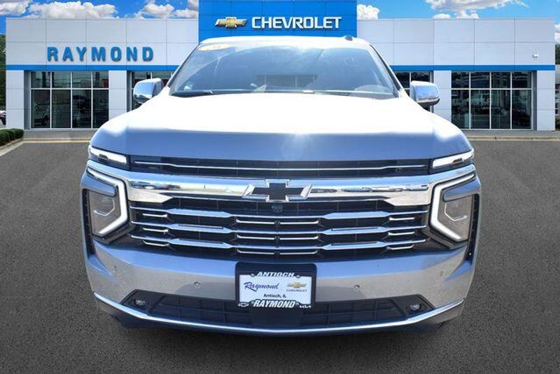 New 2026 Chevrolet Suburban PremierImage 9