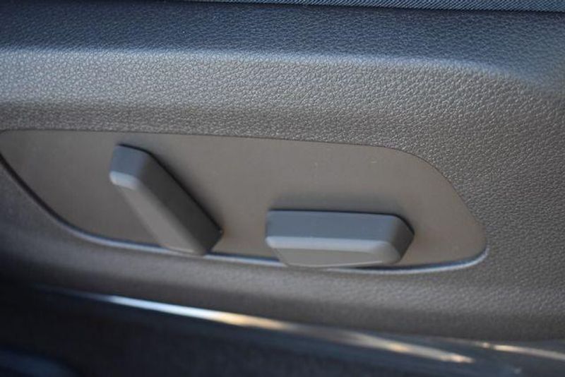 New 2026 Kia Carnival Hybrid EXImage 13