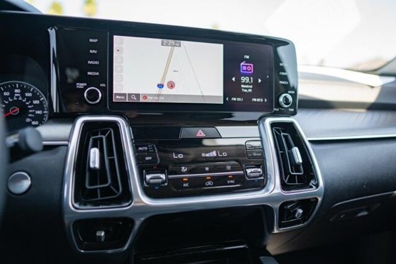 Used 2022 Kia Sorento SXImage 18