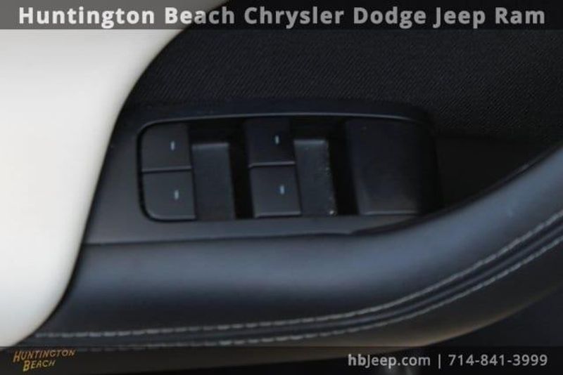 2023 Tesla Model S BaseImage 11