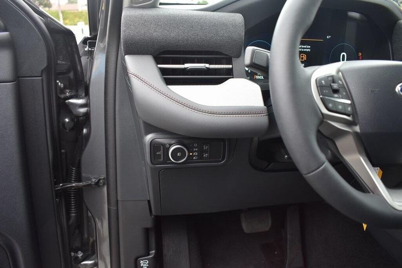 New 2025 Ford Explorer ActiveImage 16