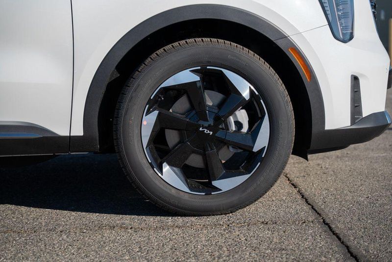 New 2026 Kia Sorento Hybrid EXImage 9