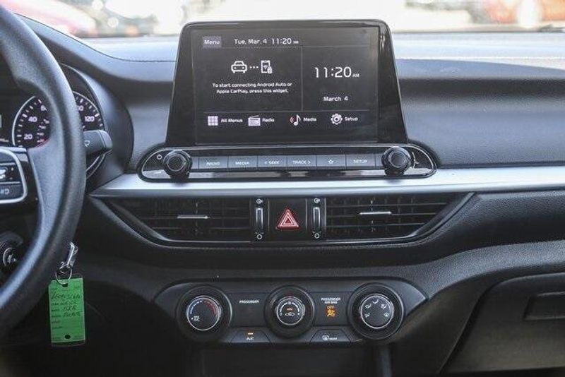 2022 Kia Forte LXSImage 14