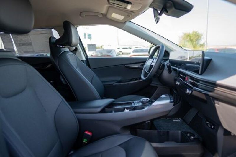 2025 Kia EV6 LightImage 10