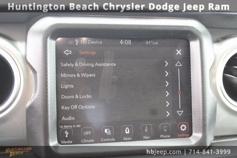 2022 Jeep Wrangler Unlimited SaharaImage 31