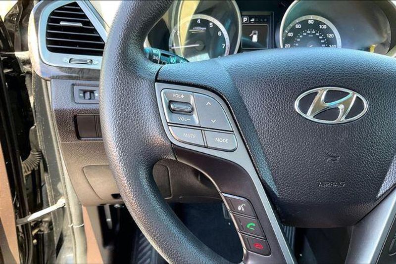 Used 2018 Hyundai Santa Fe Sport 2.4 BaseImage 18