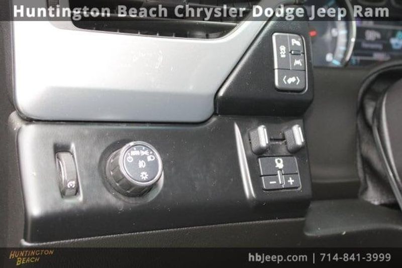 2018 Chevrolet Suburban LTImage 14