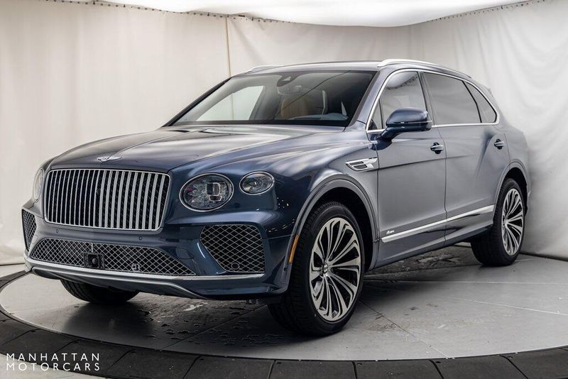 2024 Bentley Bentayga EWB V8Image 1