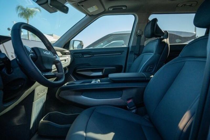 New 2026 Kia EV9 Light Long RangeImage 12