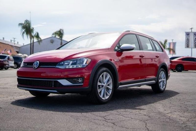 Used 2018 Volkswagen Golf Alltrack TSI SEImage 3