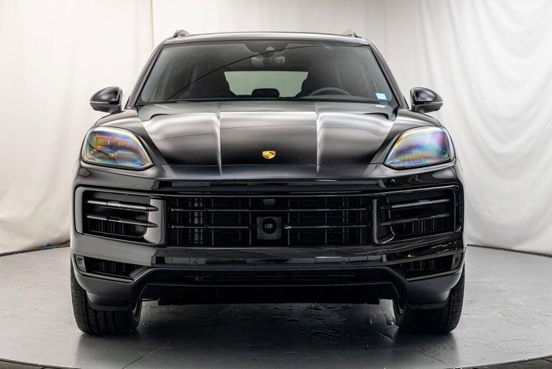 2024 Porsche Cayenne BaseImage 8